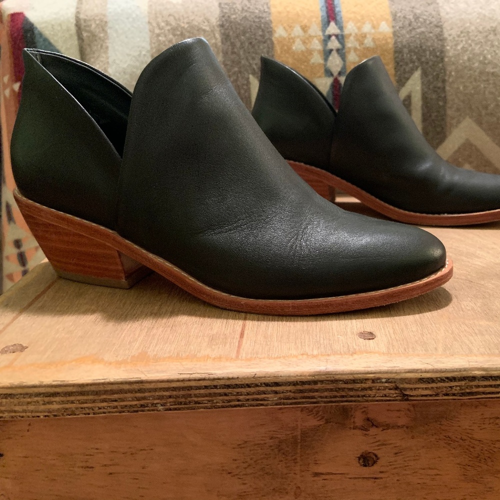 Fortress of Inca Elise Black Booties Size 8 or 38